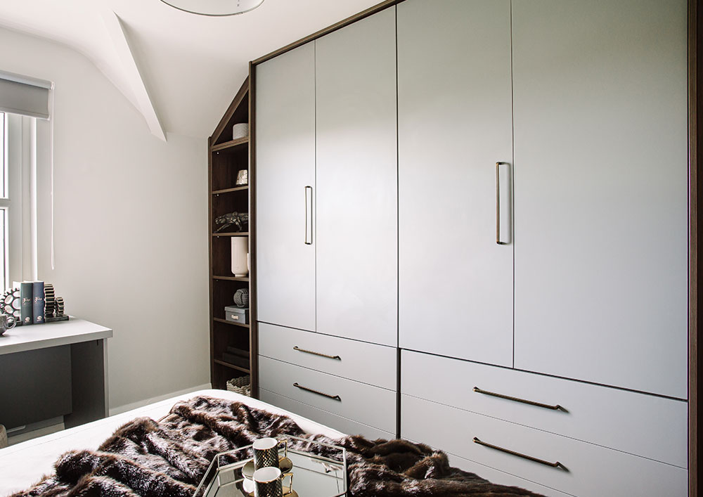 green bifold unit
