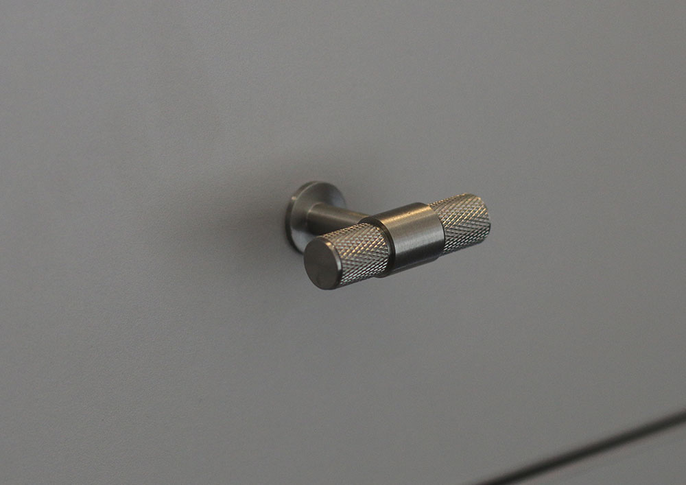close up of knurled tbar chrome